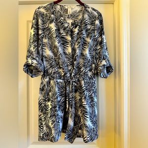 NWT One piece shorts jumpsuit/romper. Size 6